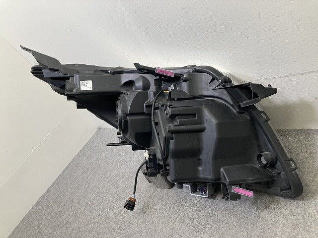 エスクァイア/ノア 80系 ZRR80/ZRR85/ZWR80 左 ヘッドライト/ランプ LED レベライザー 刻印G ICHIKOH 28-227 81170-28G30(152220)