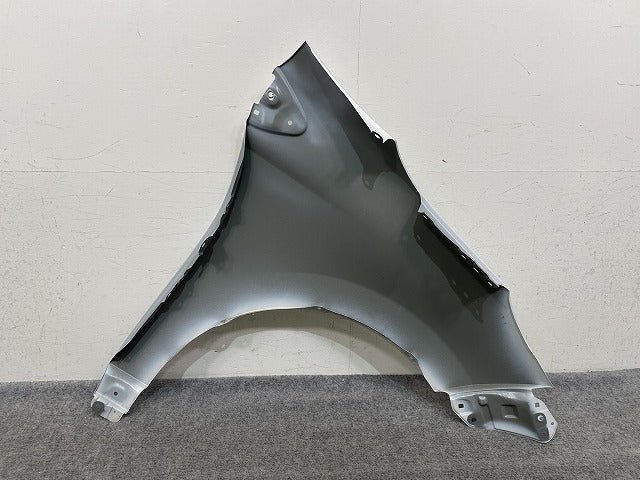 アクア/AQUA MXPK10/MXPK11/MXPK15/MXPK16 純正 左 フロント フェンダー プラチナホワイトパールマイカ 089 トヨタ(152249)