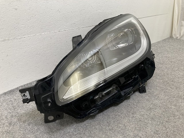 BRZ ZD8 GR86 ZN8 純正 左 ヘッドライト/ランプ レベライザーLED 刻印Z2 LH KOITO 100-6046H スバル(152255)