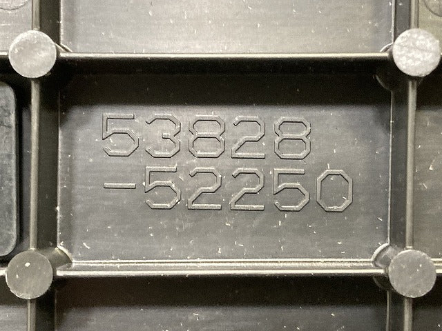 シエンタ MXPC10G/MXPL10G/MXPL15G 純正 左 フロント フェンダー プロテクター リテーナー 53828-52250 素地 トヨタ(152311)