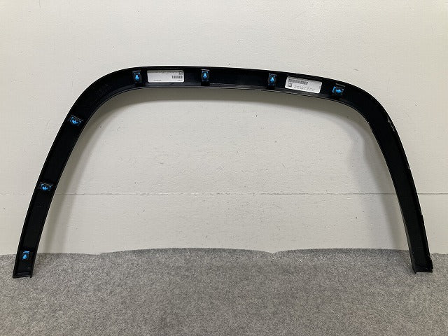 新品!ジープ/グランドチェロキー WK2 純正 左 フロント フェンダーアーチモール/オーバーフェンダー 5XT69TRMAA 5XT60RXFAC-001(152325)