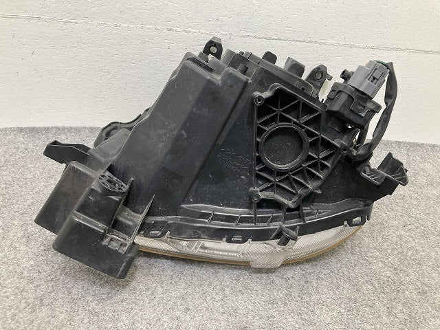 eKワゴン H82W 純正 右 ヘッドライト/ランプ ハロゲン レベライザー STANLEY P6519 三菱(152328)