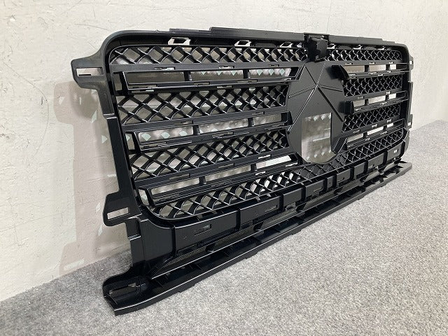 新品!Gクラス W463 2018- 純正 フロント グリル/ラジエーターグリル A 463 888 04 00 未塗装 メルセデスベンツ(152334)