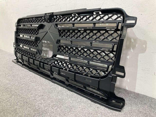 新品!Gクラス W463 2018- 純正 フロント グリル/ラジエーターグリル A 463 888 04 00 未塗装 メルセデスベンツ(152334)