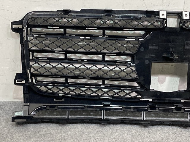 新品!Gクラス W463 2018- 純正 フロント グリル/ラジエーターグリル A 463 888 04 00 未塗装 メルセデスベンツ(152334)