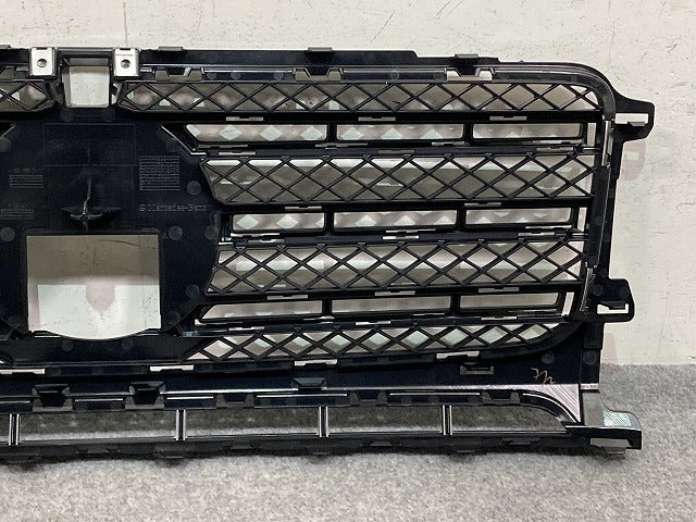 新品!Gクラス W463 2018- 純正 フロント グリル/ラジエーターグリル A 463 888 04 00 未塗装 メルセデスベンツ(152334)
