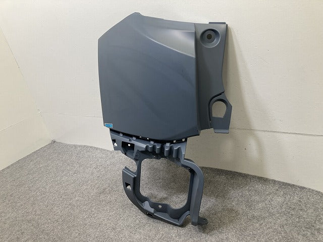 新品!ジープ レネゲード 2014-2018 純正 左 リア バンパー アッパー カバー 735585022 6SC04TZZAA 未塗装 クライスラー(152341)