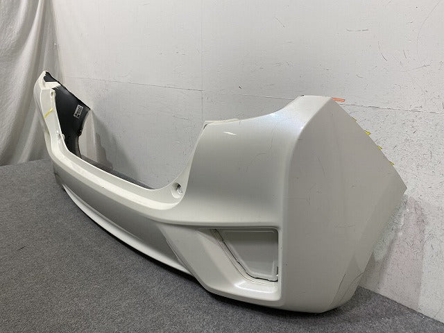 フィット GK3/GK4 純正 前期 中期 リア バンパー Rバンパー 71501-T5A-0000 プレミアムホワイトパールII NH875P ホンダ(152344)