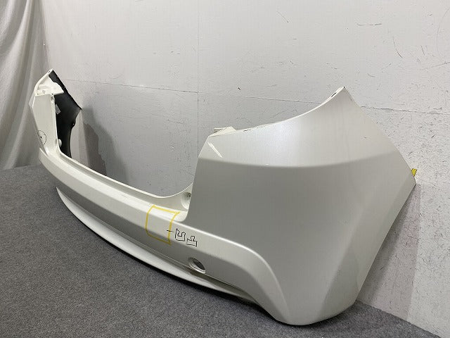 フィット GE6/GE7/GE8/GE9/GP1 純正 後期 リア バンパー 71501-TF0X-ZX00 ホワイト メタリック ホンダ(152346)