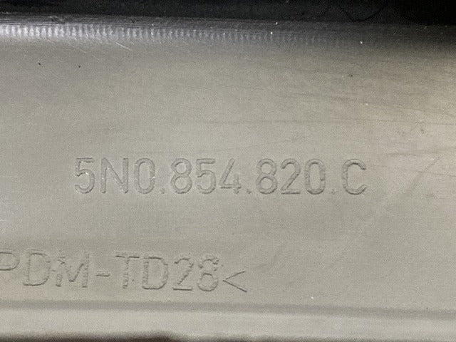 新品!ティグアン 5N系 純正 右 リア フェンダーアーチモール/オーバーフェンダー 5N0.854.820.C 5N0854820C9B9 フォルクスワーゲン(152357)