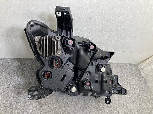 セレナ C28/NC28/FC28/GC28/GFC28 純正 左 ヘッドライト/ランプ LED レベライザー 刻印E LH KOITO 100-2379Y 日産(152360)