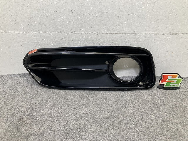新品!1シリーズ F20 純正 左 フロント フォグライト グリル ベゼル 51117371667 ブラック BMW(152361)