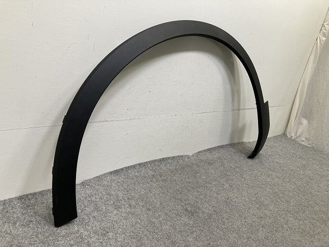 新品!XC40 XB系 純正 左 フロント フェンダーアーチモール/オーバーフェンダー 32409188 素地 ボルボ(152362)
