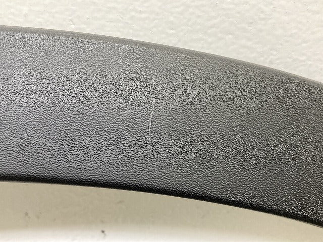 新品!XC40 XB系 純正 左 フロント フェンダーアーチモール/オーバーフェンダー 32409188 素地 ボルボ(152362)