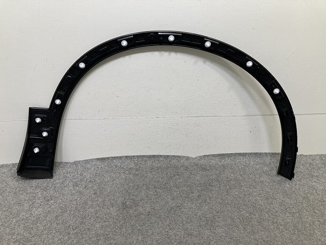 新品!XC40 XB系 純正 左 フロント フェンダーアーチモール/オーバーフェンダー 32409188 素地 ボルボ(152362)