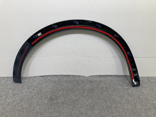 新品!Q3 8U系 純正 左 リア フェンダーアーチモール/オーバーフェンダー 8U0.853.817.A 8U0853817AGRU 未塗装 アウディ(152371)