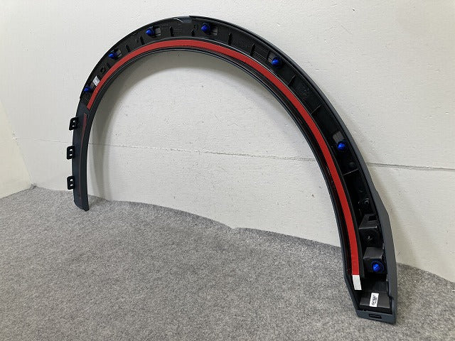 新品!Q3 8U系 純正 左 リア フェンダーアーチモール/オーバーフェンダー 8U0.853.817.A 8U0853817AGRU 未塗装 アウディ(152371)