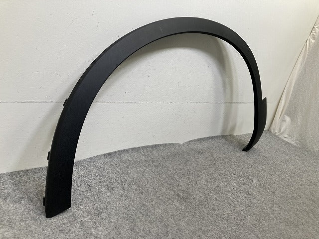 新品!XC40 XB系 純正 左 フロント フェンダーアーチモール/オーバーフェンダー 32409188 素地 ボルボ(152374)
