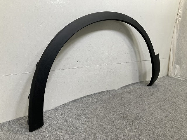 新品!XC40 XB系 純正 左 フロント フェンダーアーチモール/オーバーフェンダー 32409188 素地 ボルボ(152375)