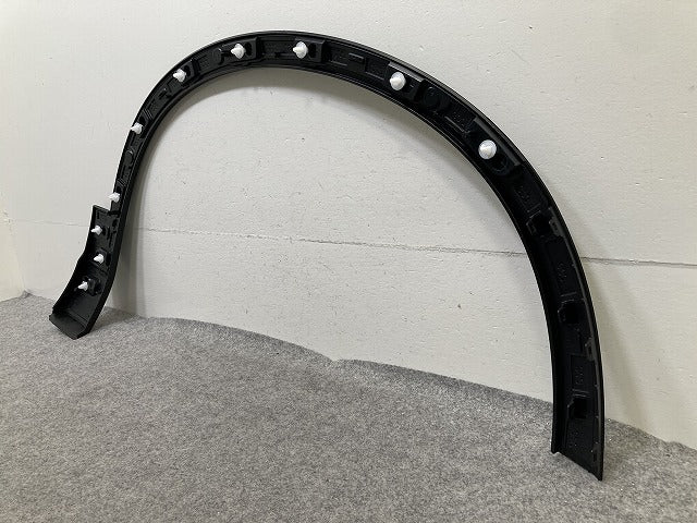 新品!XC40 XB系 純正 左 フロント フェンダーアーチモール/オーバーフェンダー 32409188 素地 ボルボ(152375)