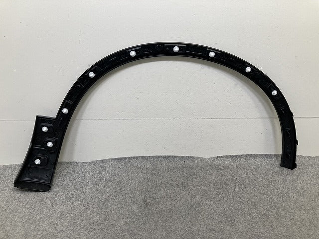 新品!XC40 XB系 純正 左 フロント フェンダーアーチモール/オーバーフェンダー 32409188 素地 ボルボ(152376)
