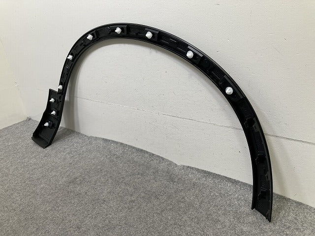 新品!XC40 XB系 純正 左 フロント フェンダーアーチモール/オーバーフェンダー 32409188 素地 ボルボ(152376)
