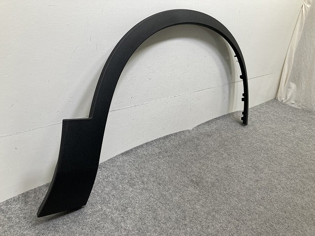 新品!XC40 XB系 純正 右 フロント フェンダーアーチモール/オーバーフェンダー 32409189 素地 ボルボ(152377)