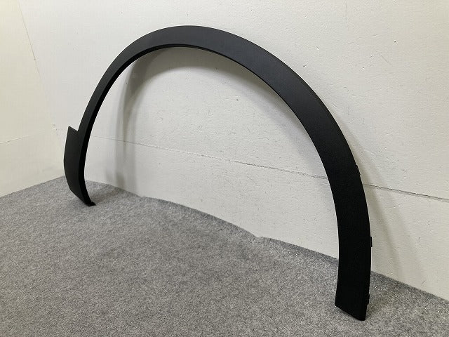 新品!XC40 XB系 純正 右 フロント フェンダーアーチモール/オーバーフェンダー 32409189 素地 ボルボ(152377)