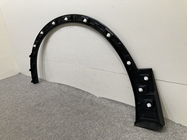 新品!XC40 XB系 純正 右 フロント フェンダーアーチモール/オーバーフェンダー 32409189 素地 ボルボ(152377)