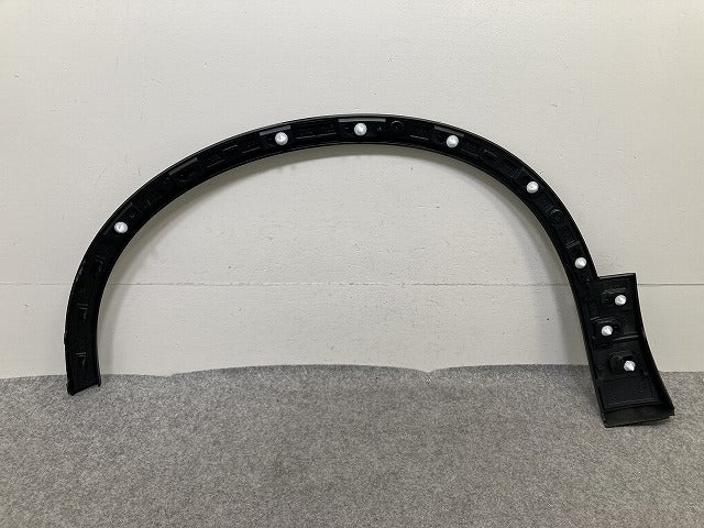 新品!XC40 XB系 純正 右 フロント フェンダーアーチモール/オーバーフェンダー 32409189 素地 ボルボ(152378)