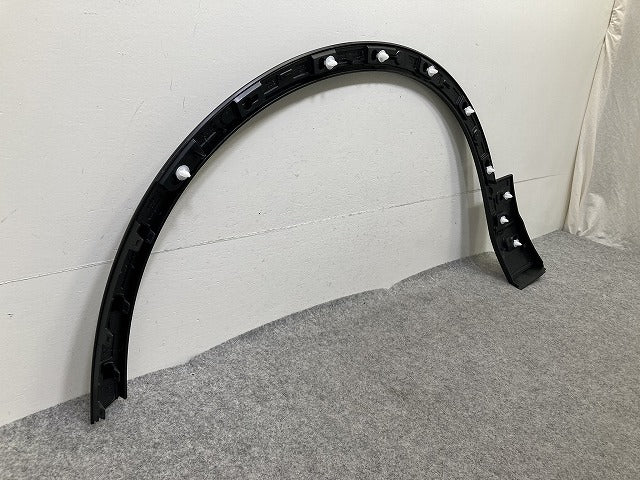 新品!XC40 XB系 純正 右 フロント フェンダーアーチモール/オーバーフェンダー 32409189 素地 ボルボ(152378)