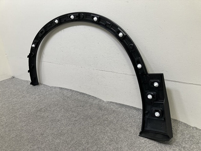 新品!XC40 XB系 純正 右 フロント フェンダーアーチモール/オーバーフェンダー 32409189 素地 ボルボ(152378)