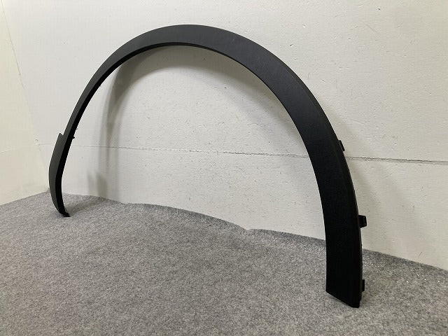 新品!XC40 XB系 純正 右 フロント フェンダーアーチモール/オーバーフェンダー 32409189 素地 ボルボ(152379)