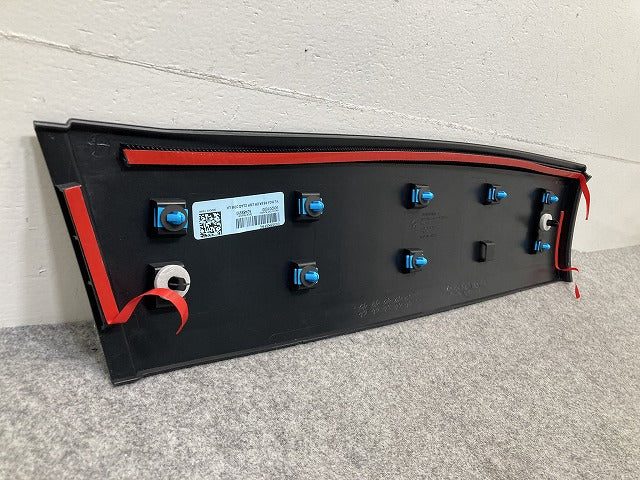 新品!ジープ チェロキー KL24 KL32 KL20L 純正 左 リア サイドパネル ドア モール/プロテクター 6VX69TRMACA 6VX69RXFAC 素地(152398)