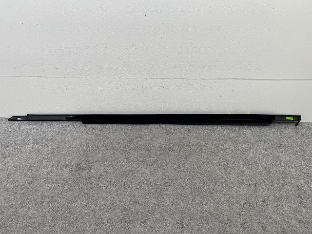 新品!5シリーズ G30 純正 右 フロント ドア ベルトモールアウター 51337404026 ブラック ソリッド BMW(152404)