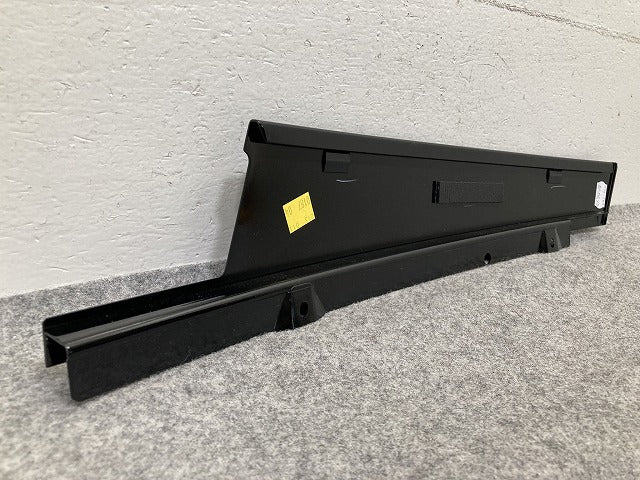 新品!Eクラス W213 純正 右 フロント ドアモール トリムモール W213 690 0187 ブラック ソリッド メルセデスベンツ(152406)