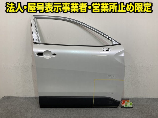 カローラ クロス ZSG10/MXGA10/ZVG11/ZVG15/ZVG13/ZVG16 純正 右 フロント ドア サイドパネル付 プラチナホワイトパールマイカ 089(152429)