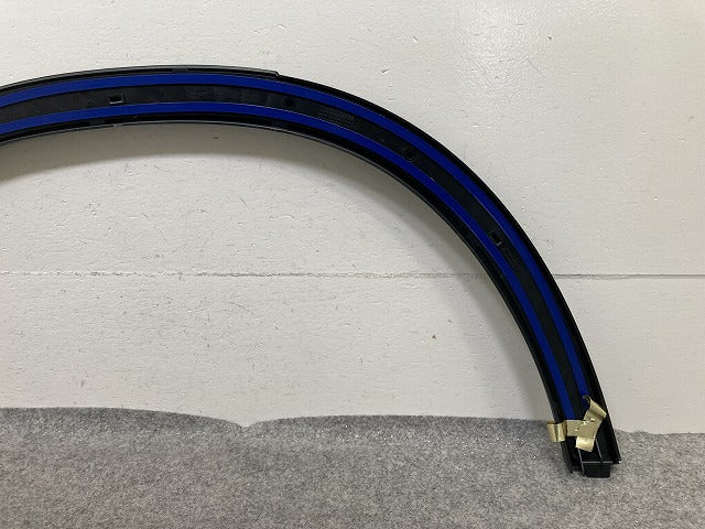 新品!GLAクラス X156 純正 左 リア フェンダーアーチモール/オーバーフェンダー A156 885 1300 1568851300 素地 メルセデスベンツ(152453)