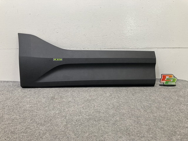 新品!XC40 XB系 純正 右 リア サイドパネル ドア モール/プロテクター 32409187 V32409187 素地 ボルボ(152456)