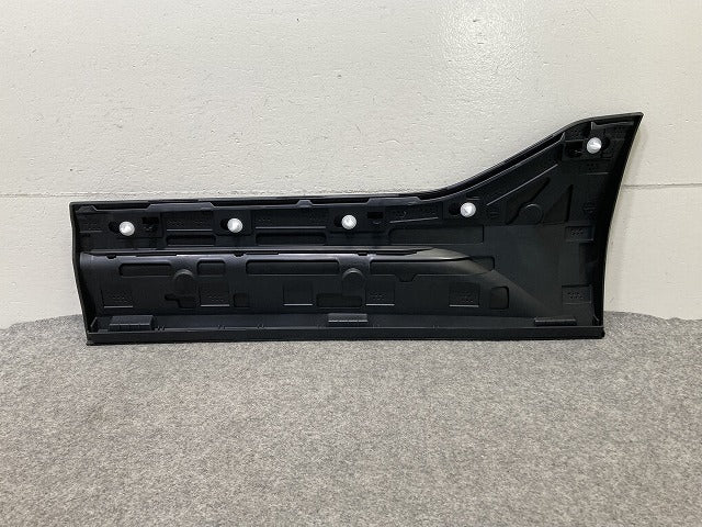 新品!XC40 XB系 純正 右 リア サイドパネル ドア モール/プロテクター 32409187 V32409187 素地 ボルボ(152456)