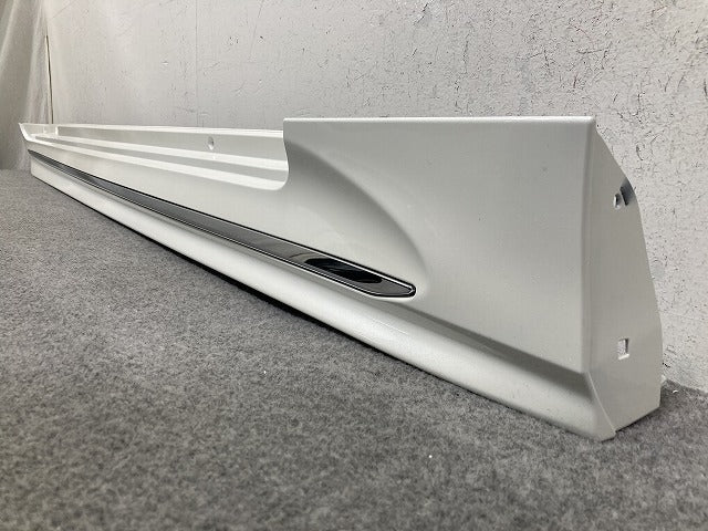 新品!クラウン 220系/ARS220/AZSH20/AZSH21/GWS224 純正 右 サイドステップ/サイドスカート 75850-30520 A0 ホワイトパール 062(152458)