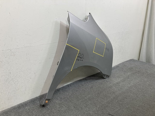 ノア NOAH 70系/ZRR70G/ZRR75G/ZRR70W/ZRR75W 純正 右 フロント フェンダー シルバーメタリック 1F7 トヨタ(152461)