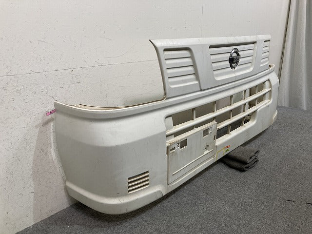 クリッパー トラック NT100 DR16T 純正 フロント バンパー Fバンパー 71711-82M2 白素地 日産(152468)