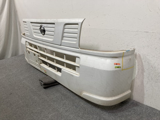クリッパー トラック NT100 DR16T 純正 フロント バンパー Fバンパー 71711-82M2 白素地 日産(152468)