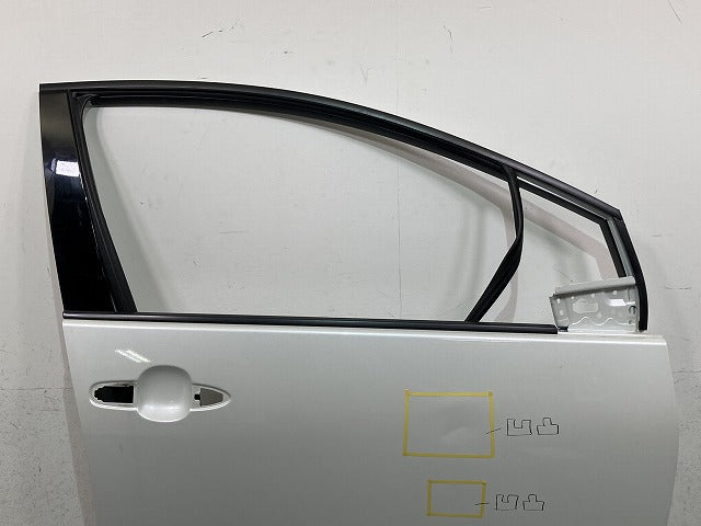 プリウス 50系 ZVW50/ZVW51/ZVW55/ZVW52 純正 右 フロント ドア プラチナホワイトパールマイカ 089 トヨタ(152490)