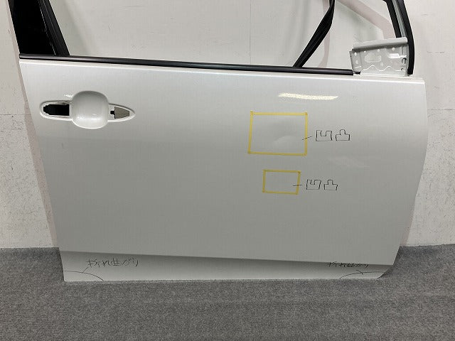 プリウス 50系 ZVW50/ZVW51/ZVW55/ZVW52 純正 右 フロント ドア プラチナホワイトパールマイカ 089 トヨタ(152490)