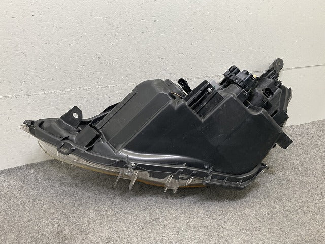 アクア/AQUA NHP10 純正 中期 右 ヘッドライト/ランプ ハロゲン レベライザー 刻印A KOITO 52-291 トヨタ(152517)