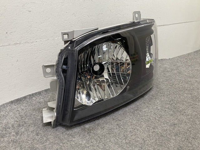 ハイエース 200系/1型/2型 TRH224W TRH226K TRH229W 社外 左 ヘッドライト/ランプ ハロゲン インナーブラック トヨタ(152520)