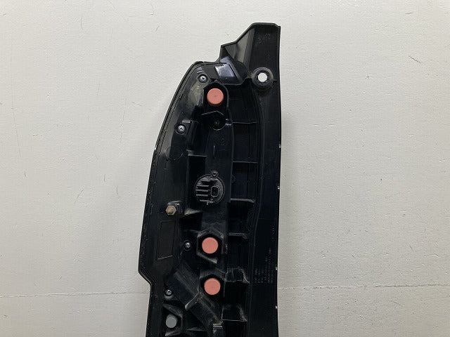 N-BOX/NBOX Nボックス カスタム/JF3/JF4 純正 後期 右 テールランプ/ライト/レンズ LED 刻印D ICHIKOH D186 ホンダ(152535)