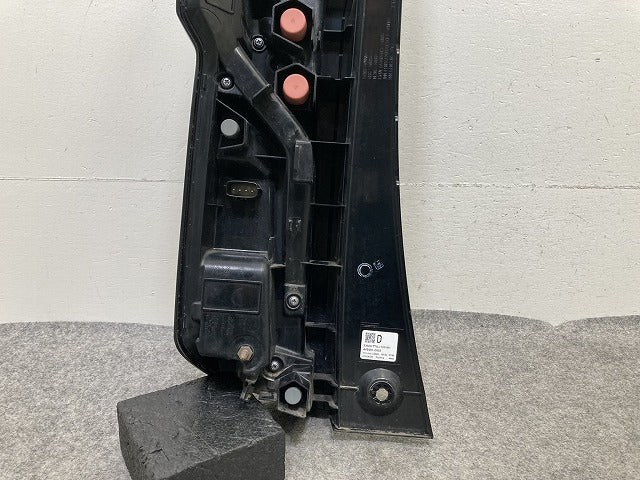 N-BOX/NBOX Nボックス カスタム/JF3/JF4 純正 後期 右 テールランプ/ライト/レンズ LED 刻印D ICHIKOH D186 ホンダ(152535)